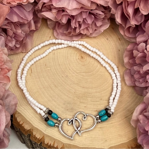 Bohemian White Multilayer Anklet with Joined Silver Hearts - Picture 7 of 9